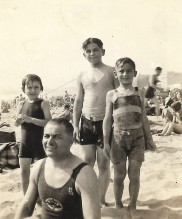 1928c Alex with kids Sissy, Bill, Walter - Venice Beach